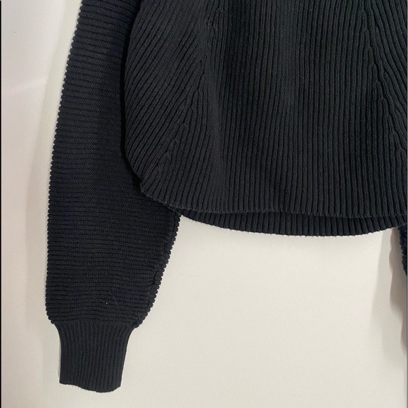 Short Ribbed Pullover Sweater / Black - Picture 3 of 5